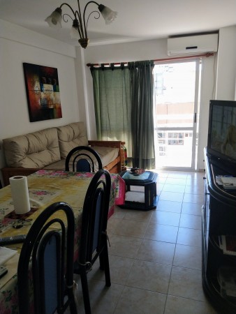 Venta de Departamento Dos ambientes. Balcon al frente. Cochera