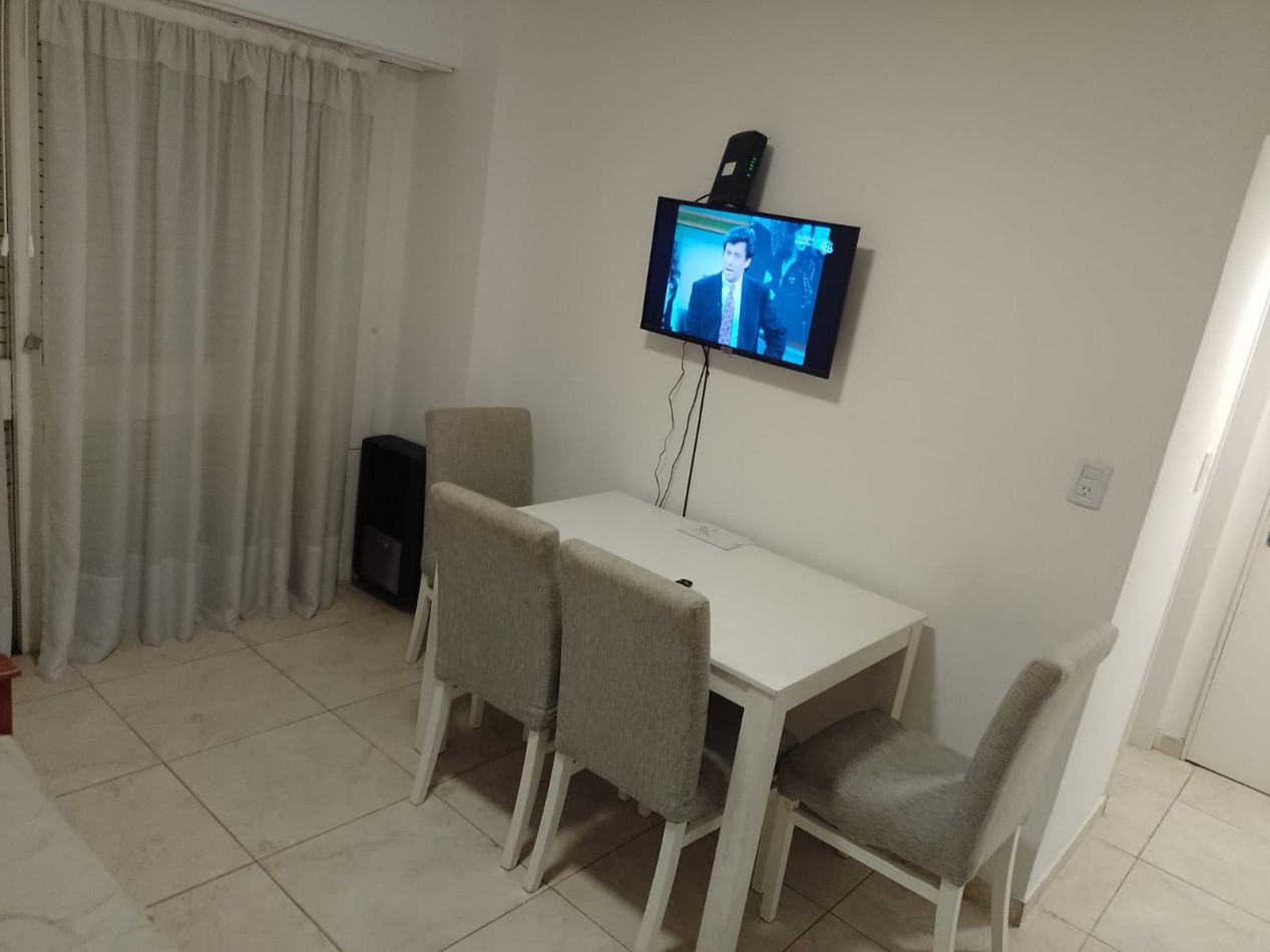 ALQUILER 12 MESES. ZONA CENTRO DEPARTAMENTO DOS AMBIENTES.