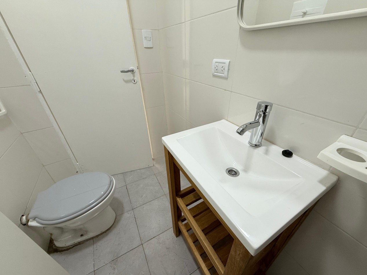 Ph dos ambientes por pasillo en Venta. Barrio Don Bosco