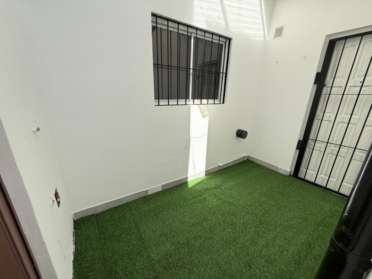 Ph dos ambientes por pasillo en Venta. Barrio Don Bosco