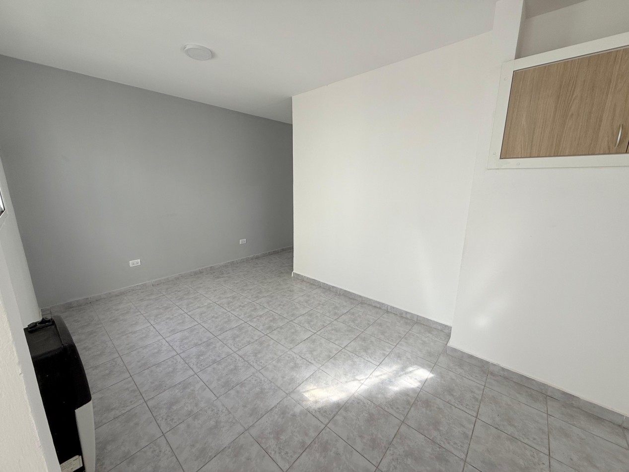 Ph dos ambientes por pasillo en Venta. Barrio Don Bosco
