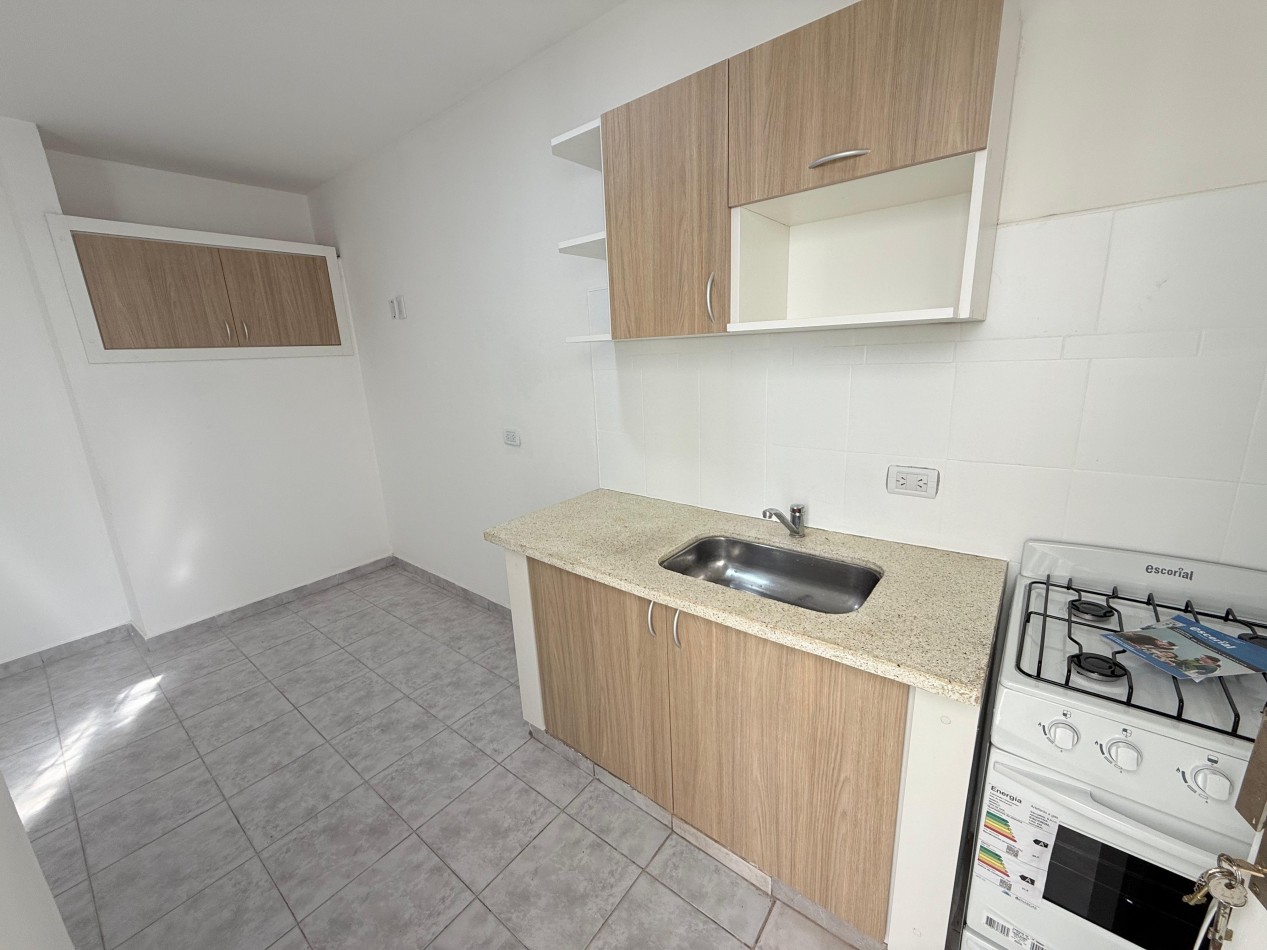 Ph dos ambientes por pasillo en Venta. Barrio Don Bosco