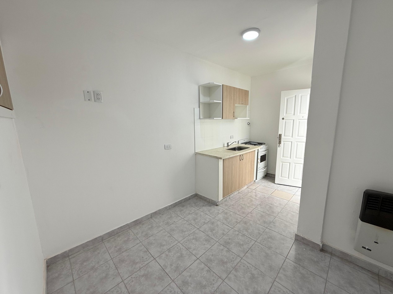 Ph dos ambientes por pasillo en Venta. Barrio Don Bosco