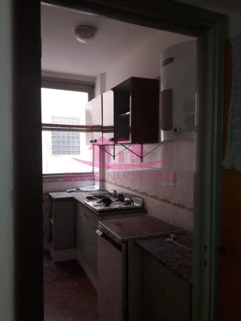 Venta Departamento Dos ambientes. Zona Centro Mar del Plata edificio frente al mar.