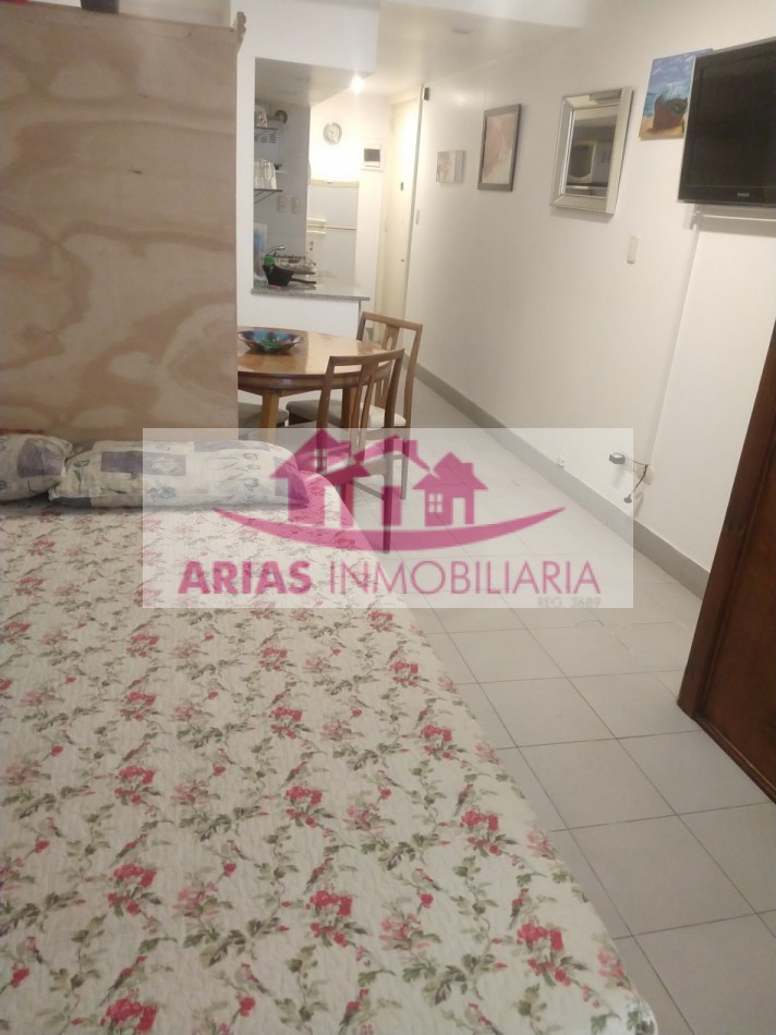VENTA DEPARTAMENTO AMBIENTE CON PATIO. A METROS DEL MAR . ZONA CENTRO 