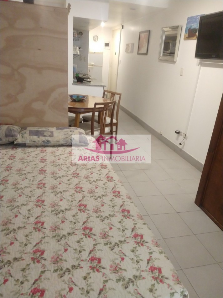 VENTA DEPARTAMENTO AMBIENTE CON PATIO. A METROS DEL MAR . ZONA CENTRO 