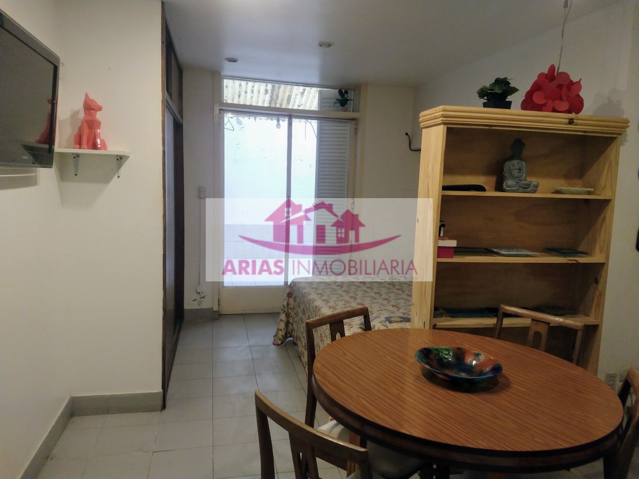 VENTA DEPARTAMENTO AMBIENTE CON PATIO. A METROS DEL MAR . ZONA CENTRO 