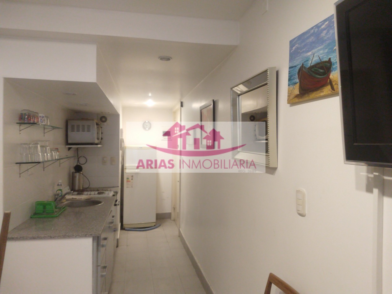 VENTA DEPARTAMENTO AMBIENTE CON PATIO. A METROS DEL MAR . ZONA CENTRO 