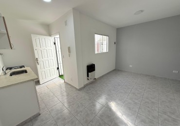 Ph dos ambientes por pasillo en Venta. Barrio Don Bosco