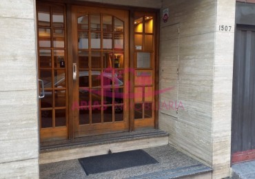 Departamento en Venta Zona Guemes. Dos ambientes balcon a la calle.