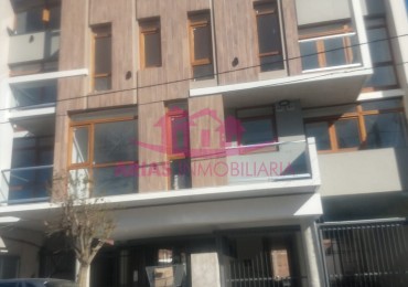 Departamento en venta tipo Duplex. Tres ambientes Cochera. Zona Barrio Pompeya Mar del Plata.