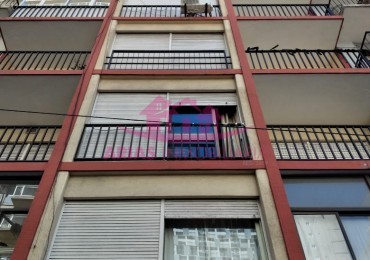 Venta Departamento balcon al frente. Plaza Colon Mar del Plata.